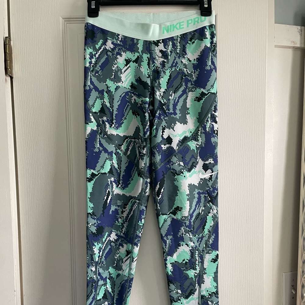 Nike girls pixelated camp print Nike pro leggings